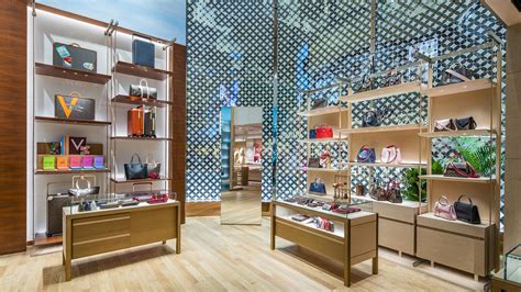 Find Louis Vuitton Stores in Singapore 